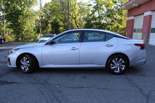 Brilliant Silver Metallic 2024 Nissan Altima S FWD