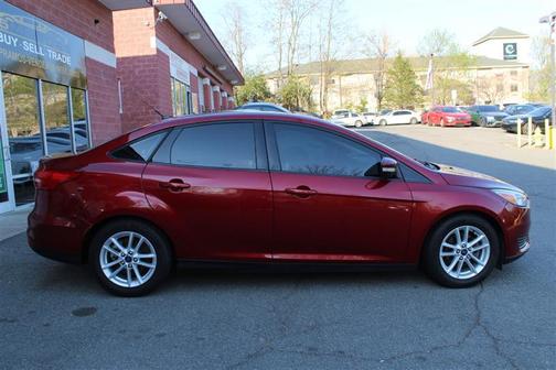 Red 2016 Ford Focus SE