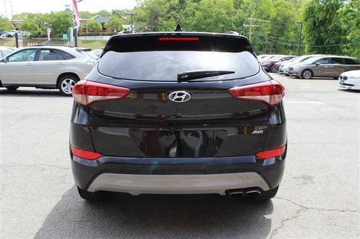 Black Noir Pearl 2018 Hyundai TUCSON Value