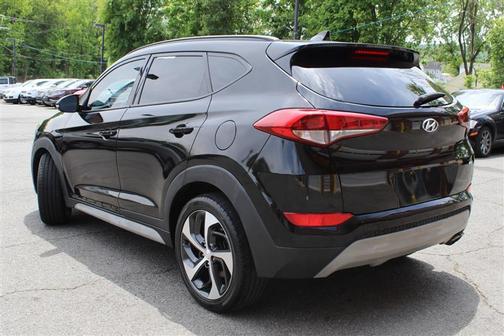 Black Noir Pearl 2018 Hyundai TUCSON Value