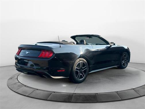 2021 Ford Mustang EcoBoost