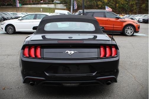 2021 Ford Mustang EcoBoost