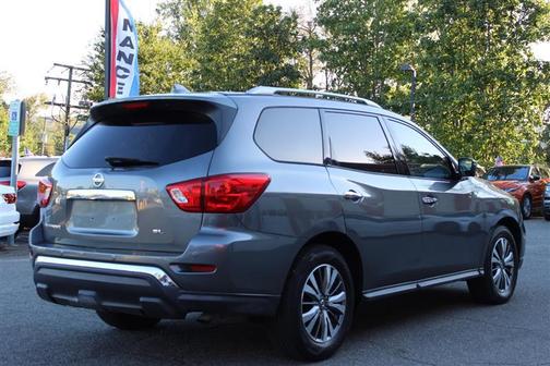 2019 Nissan Pathfinder SL