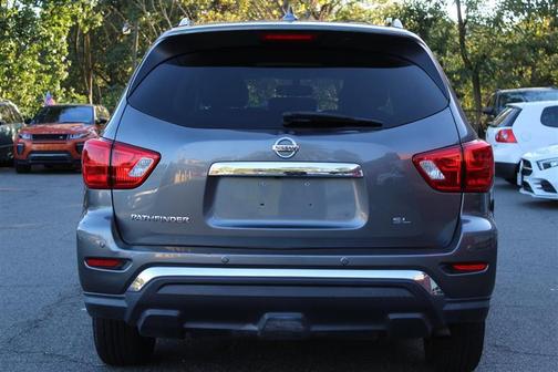 2019 Nissan Pathfinder SL