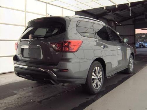 2019 Nissan Pathfinder SL