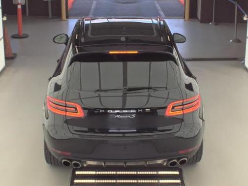 Jet Black Metallic 2018 Porsche Macan Macan
