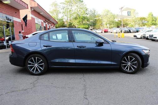 Denim Blue Metallic 2021 Volvo S60 T5 Momentum