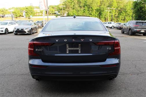 Denim Blue Metallic 2021 Volvo S60 T5 Momentum