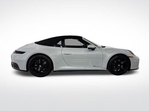 2025 Porsche 911 Carrera
