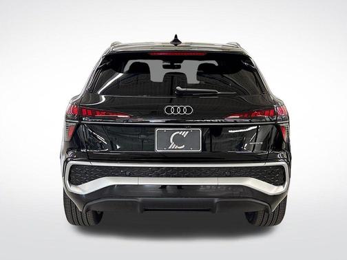 Mythos Black Metallic 2026 Audi Q3 S line