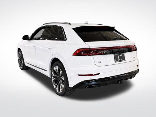 Glacier White Metallic 2026 Audi Q8 55 Premium