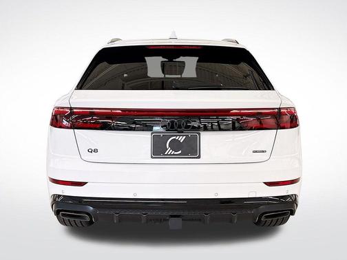 Glacier White Metallic 2026 Audi Q8 55 Premium