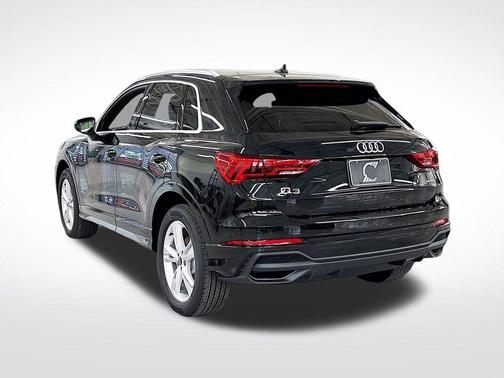 2024 Audi Q3 45 S line Premium