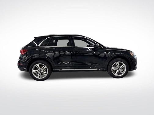 2024 Audi Q3 45 S line Premium