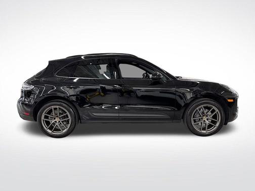 2024 Porsche Macan Base (PDK)