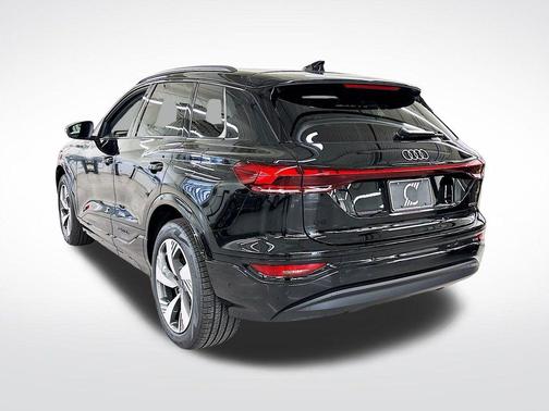 2025 Audi Q6 e-tron Premium