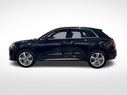 2023 Audi Q3 45 S line Premium