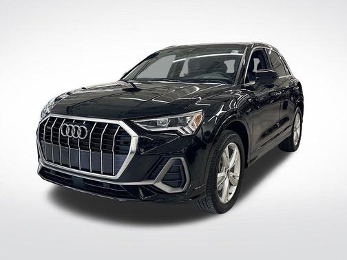 2023 Audi Q3 45 S line Premium