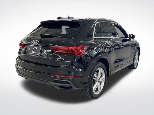2023 Audi Q3 45 S line Premium