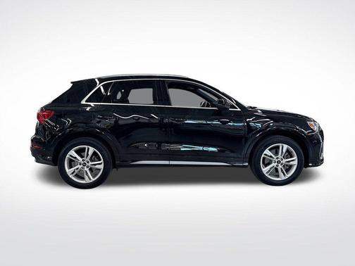 2023 Audi Q3 45 S line Premium