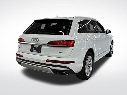 2025 Audi Q7 55 Premium Plus