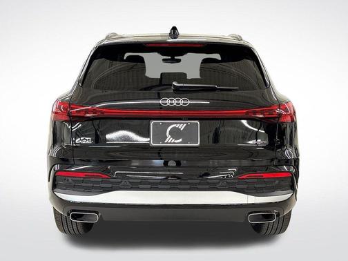 Mythos Black Metallic 2026 Audi Q5 PLUS