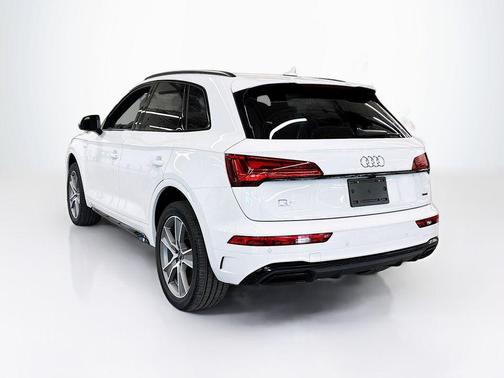 2025 Audi Q5 45 S line quattro Premium