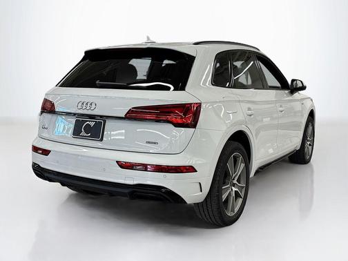 2025 Audi Q5 45 S line quattro Premium