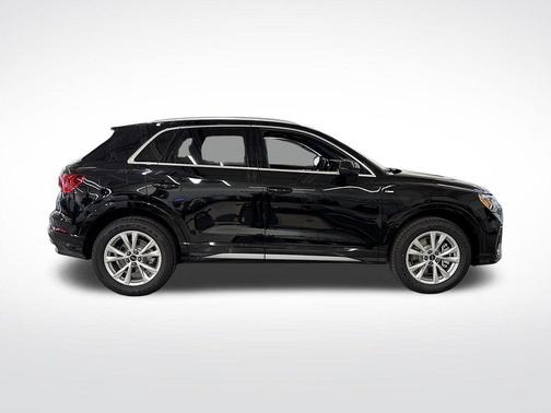 2025 Audi Q3 45 S line Premium