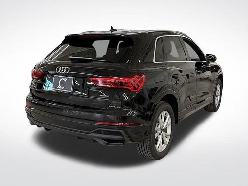 2025 Audi Q3 45 S line Premium
