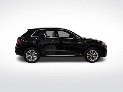 Mythos Black Metallic 2025 Audi Q3 45 S line Premium