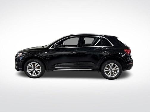 Mythos Black Metallic 2025 Audi Q3 45 S line Premium