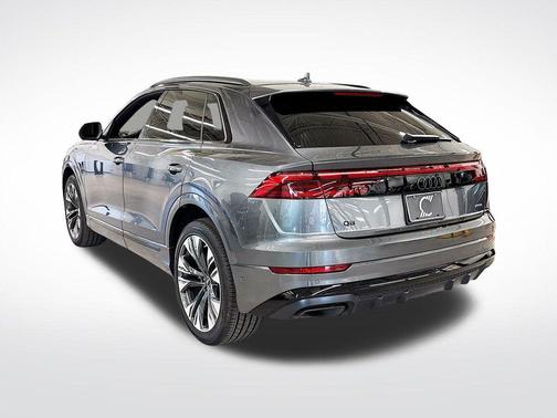 2025 Audi Q8 55 Premium