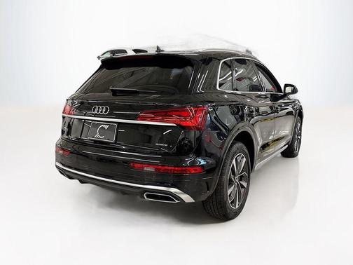 2025 Audi Q5 45 S line quattro Premium
