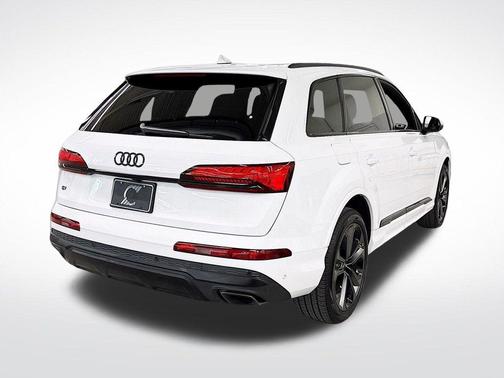 2025 Audi Q7 55 Premium Plus