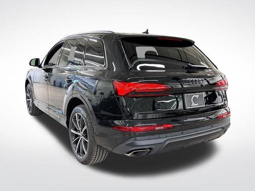 2025 Audi Q7 45 Premium Plus