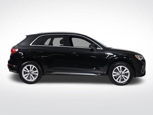 Mythos Black Metallic 2025 Audi Q3 45 S line Premium