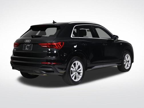 Mythos Black Metallic 2025 Audi Q3 45 S line Premium