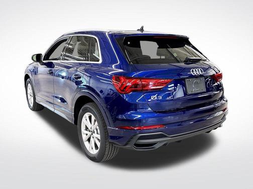 Navarra Blue Metallic 2025 Audi Q3 45 S line Premium