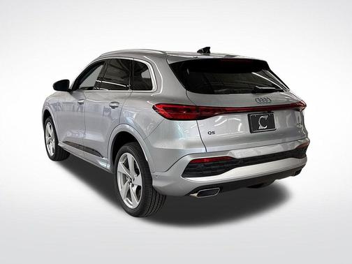 Florett Silver Metallic 2026 Audi Q5 PLUS