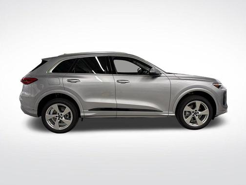 Florett Silver Metallic 2026 Audi Q5 PLUS