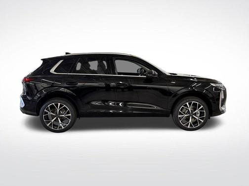 Mythos Black Metallic 2026 Audi Q3 S line