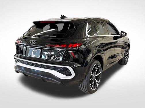 Mythos Black Metallic 2026 Audi Q3 S line