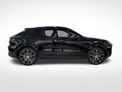 2025 Porsche Cayenne AWD
