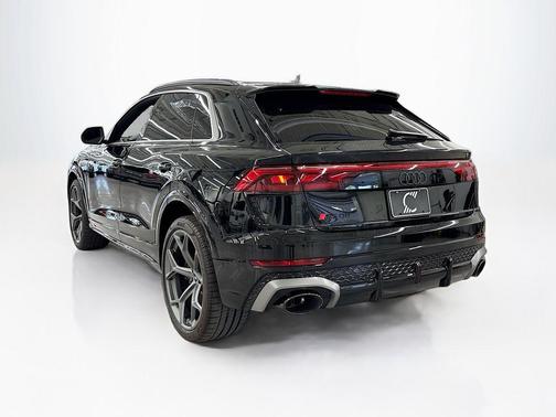 2025 Audi RS Q8 4.0T quattro
