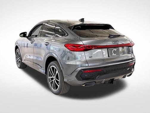 Daytona Gray Pearl 2026 Audi Q5 PLUS
