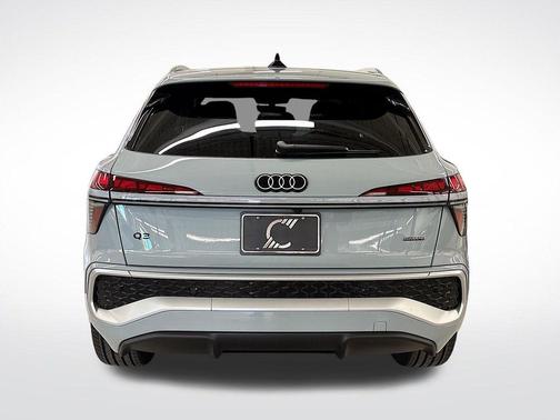 Arrow Gray Pearl 2026 Audi Q3 S line