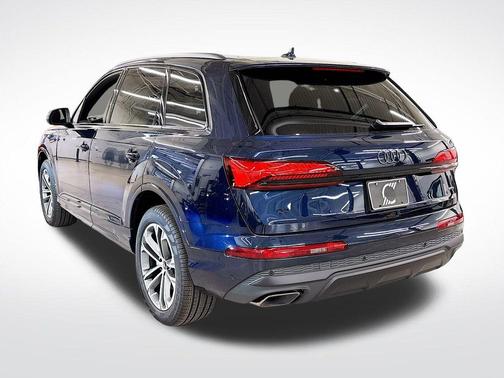 2026 Audi Q7 45 Premium