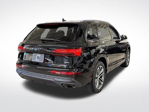 2026 Audi Q7 45 Premium