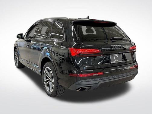 2026 Audi Q7 45 Premium